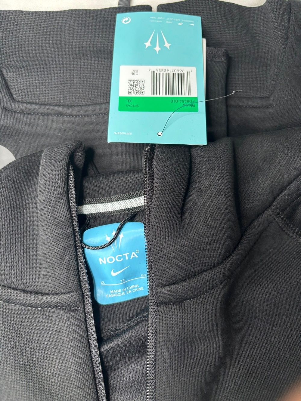 Nike NOCTA Men’s Sportswear Tech Suit — Multiple Sizes - Picture 3 of 10
